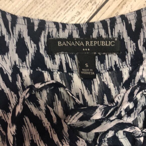 Banana Republic Navy and white chiffon blouse S - Picture 2 of 6